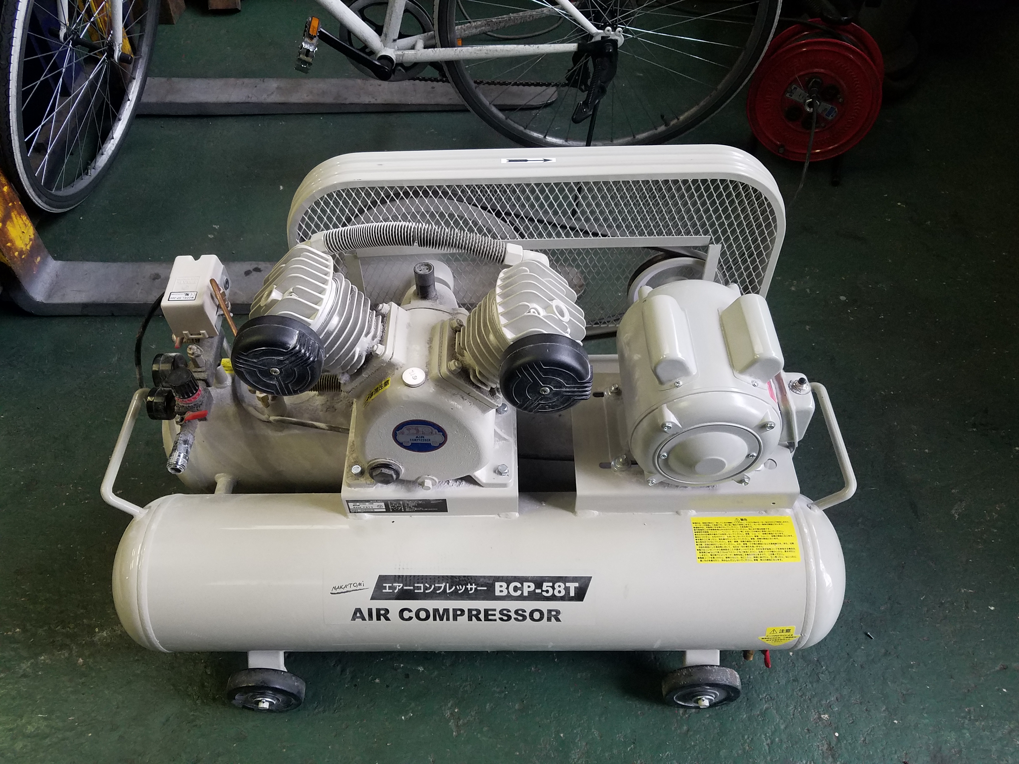 コンプレッサー（レシプロ） ナカトミ製 0.37kw 2015年 中古 