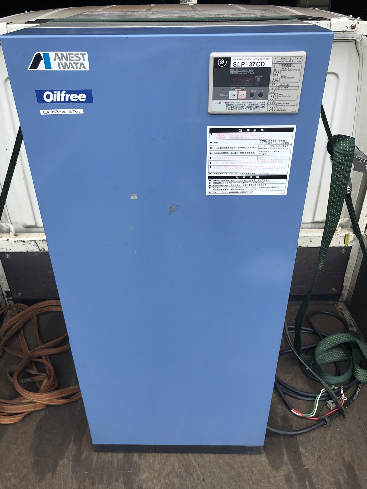 スクロールコンプレッサー　アネスト岩田　3.7ｋｗ　オイルフリ―　中古