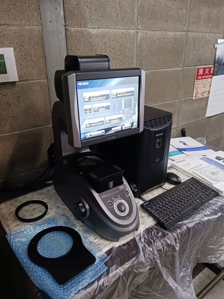 画像寸法測定器　キーエンス製　IM-6025