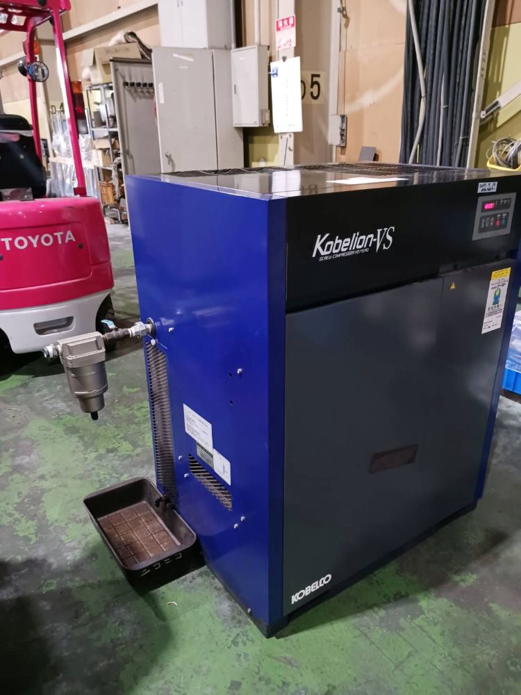 コンプレッサー（スクリュー）　コベルコ製　11kw(15馬力)　VS175AD　中古機
