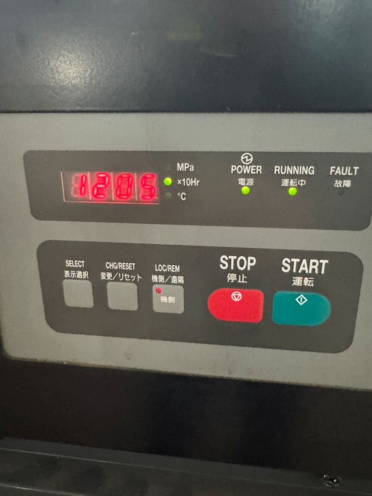 コンプレッサー（スクリュー）　コベルコ製　11kw(15馬力)　VS175AD　中古機