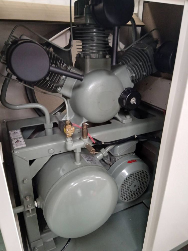 コンプレッサー（パッケージ）PO-5.5MA6　日立製　5.5Ｋw（7.5馬力）中古