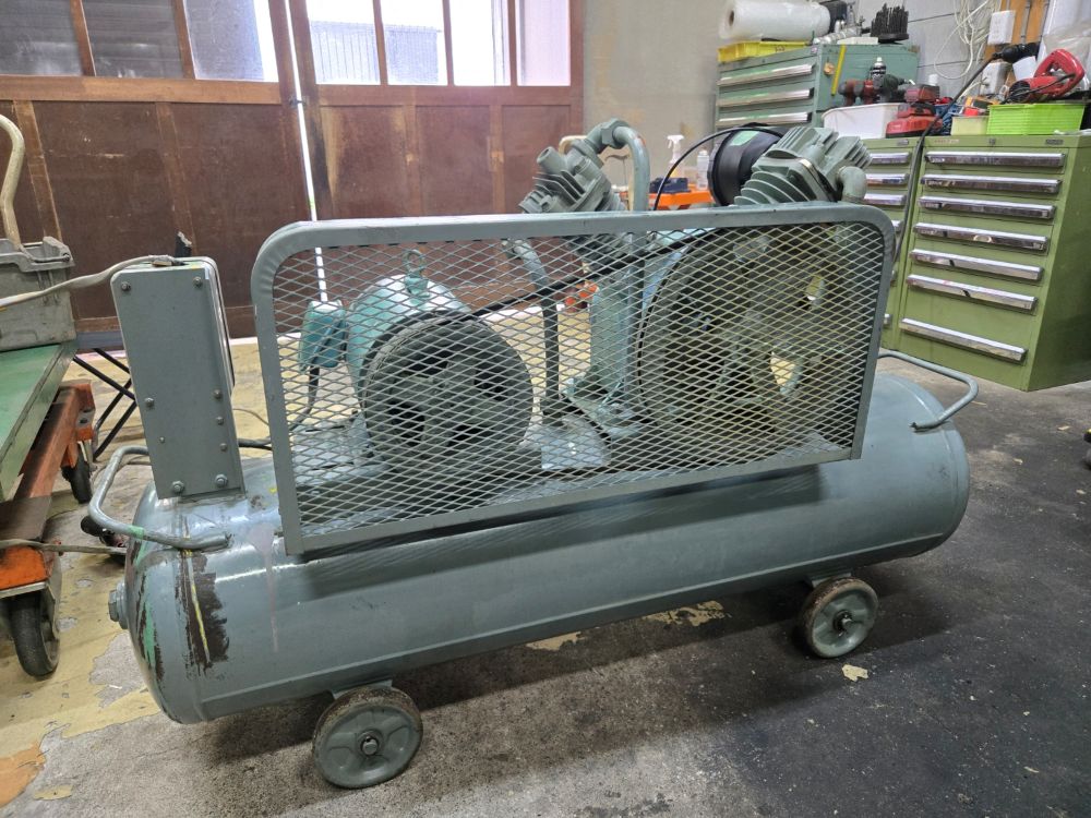 コンプレッサー（レシプロ）　日立　3.7kw(5馬力)　3.7P-9.5V6
