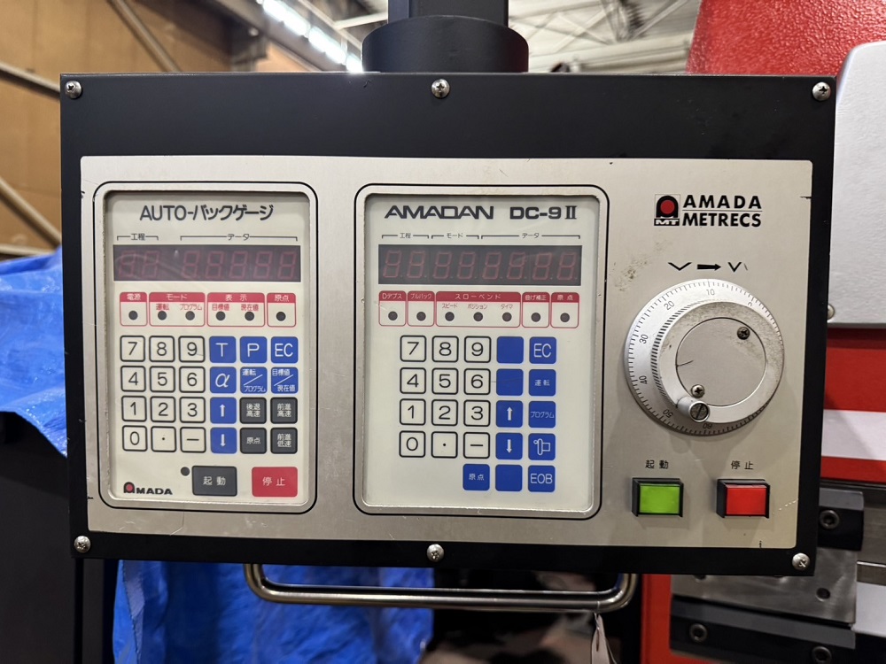 プレスブレーキ　RG-100(DC-9Ⅱ)　アマダ製　1984年製　中古機　