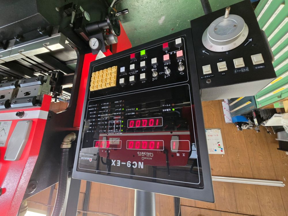 プレスブレーキ　RG-35S（NC-9EX）アマダ製　1986年　中古機　