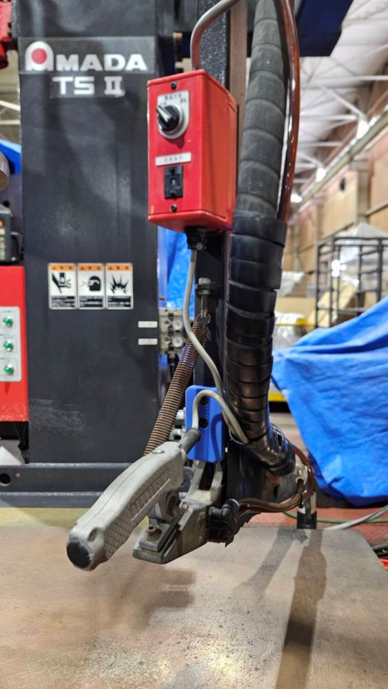 テーブルスポット溶接機　アマダ　TS-2　40KVA　中古機