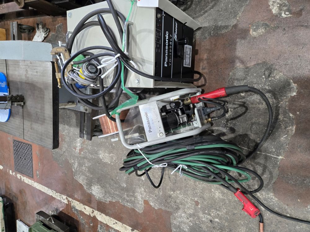 CO2半自動溶接機　パナソニック　YD-190SL7　2019年　中古機